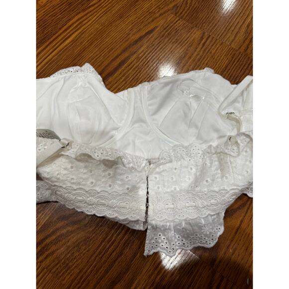 House of CB FEDERICA Ruffle Embroidered 
square-neck cotton-blend crop top L + - Picture 9 of 11